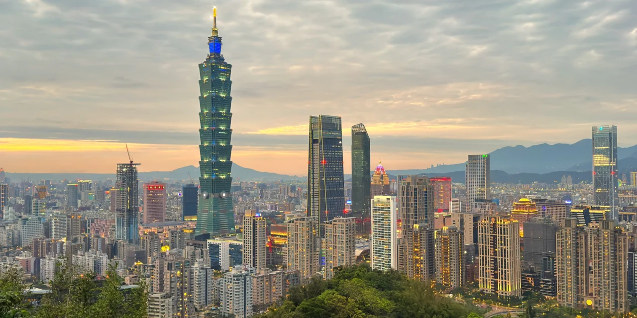Four Beasts Hike Taipei: The Best Views of Taipei 101