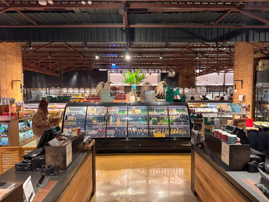 Checkout counter at Addiction Aquatic Development